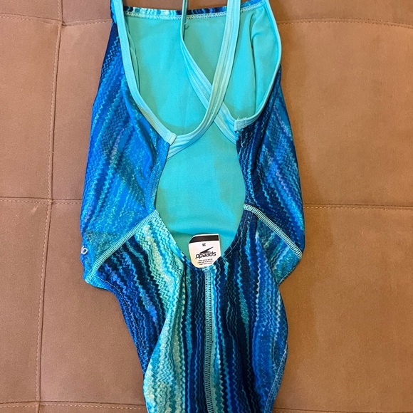 Speedo practice suit Size 24 - Picture 2 of 3